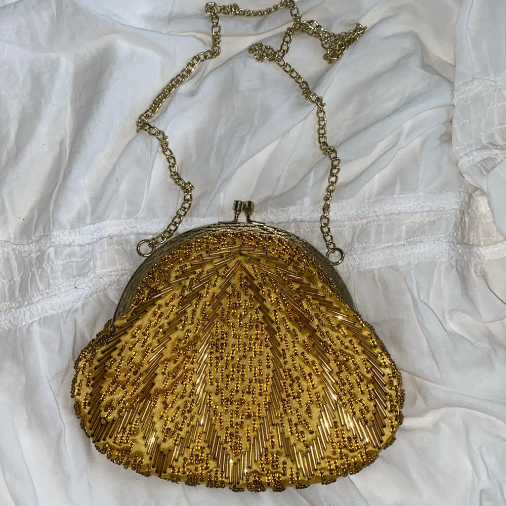 MERVILLE  MECAU VINTAGE HAND BEADED GOLD PURSE